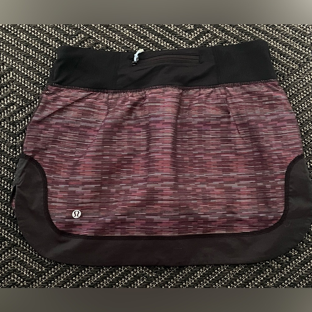 Lululemon Hotty Hot Skirt Long Space Dye Stripe Pink/Black Size 4